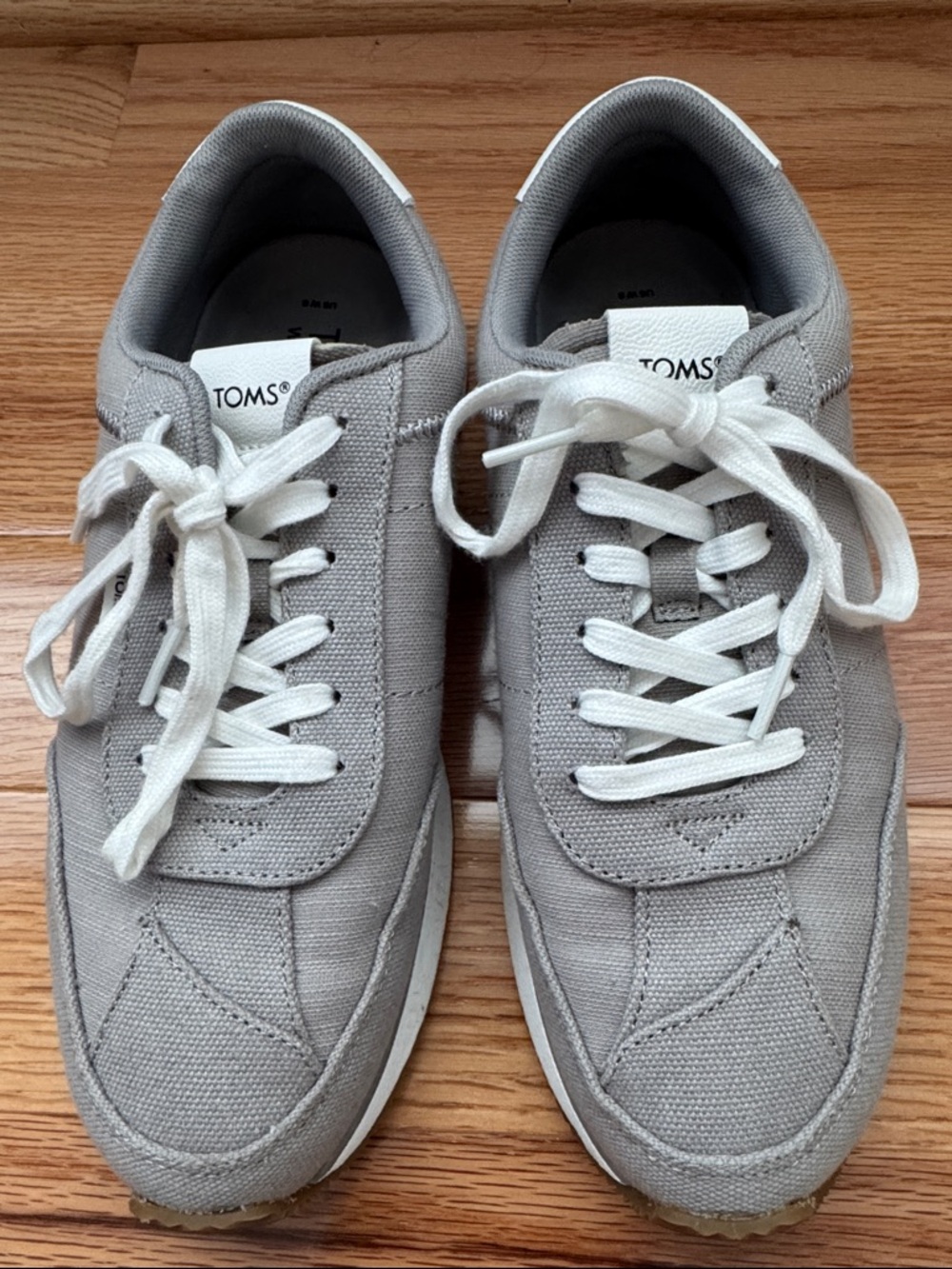 TOMS Women’s Light Gray Canvas Size 8W Sneakers